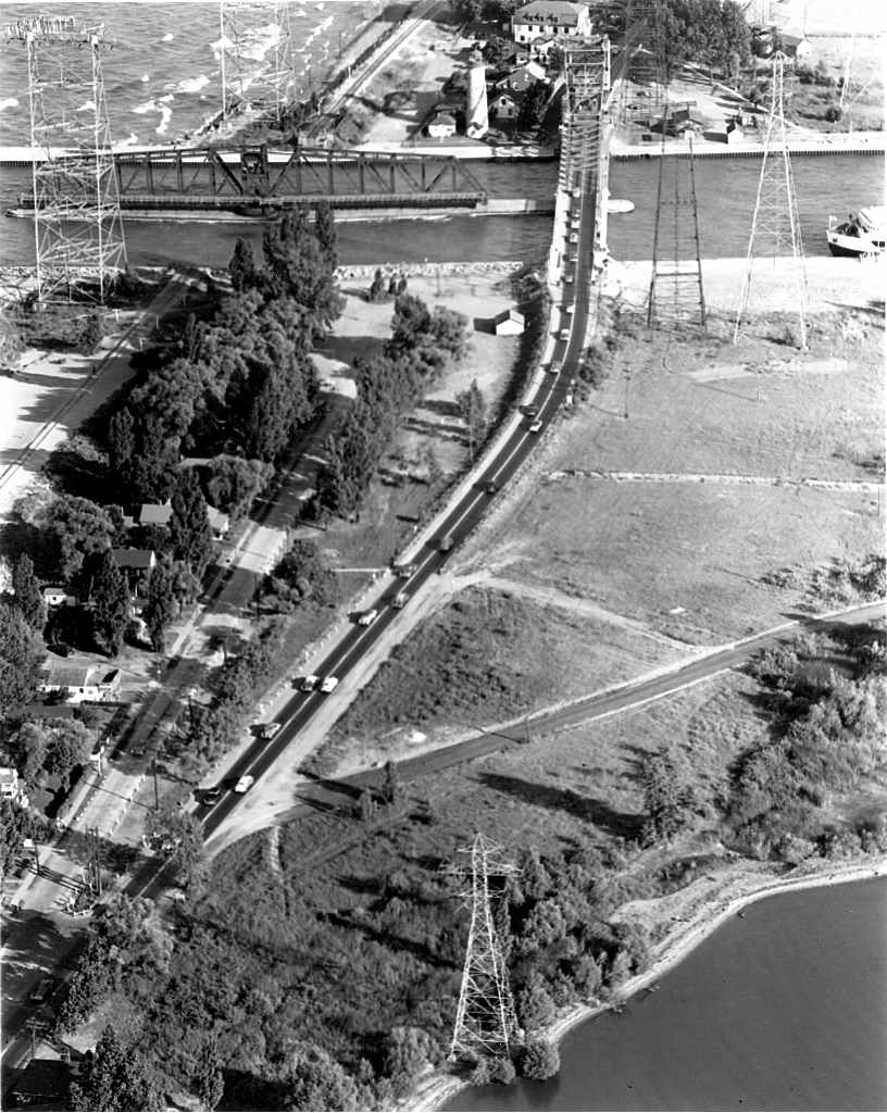 Burlington Canal 1952 Spectator.jpg