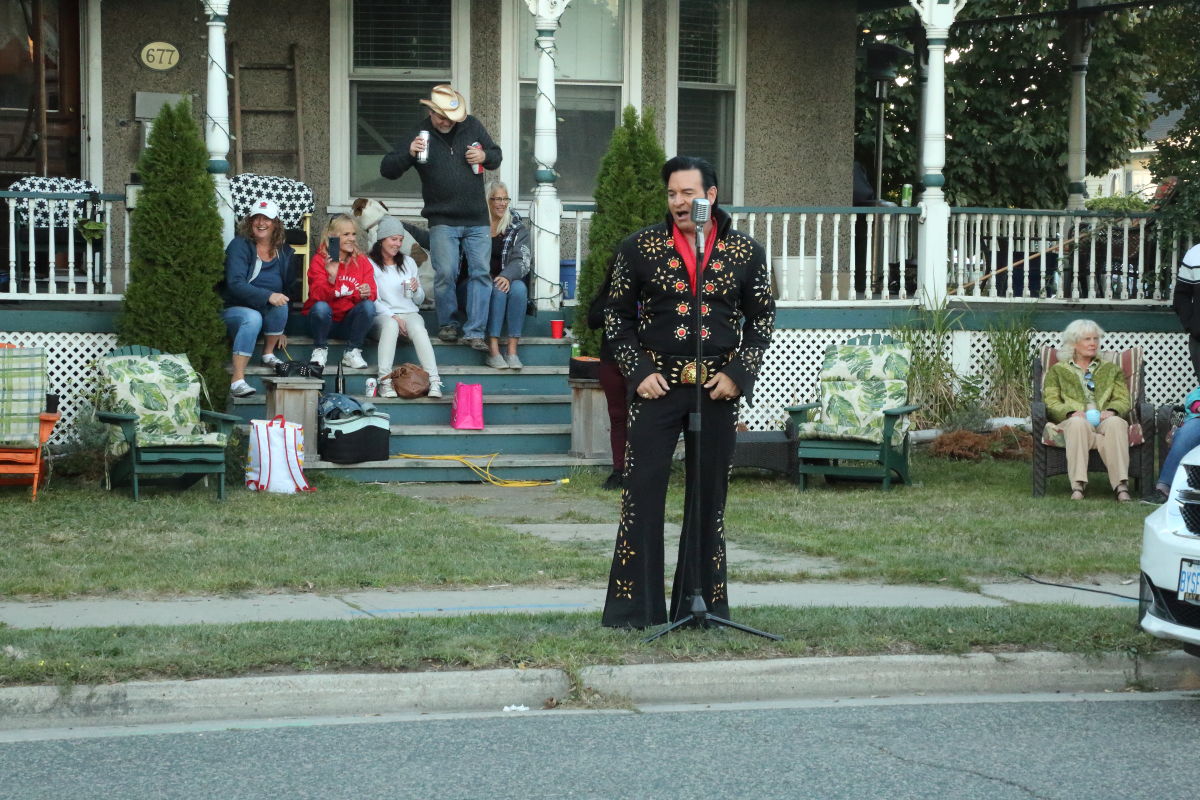 Elvis2.JPG