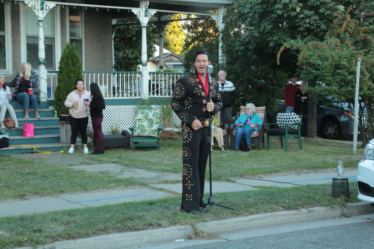 Elvis3.JPG